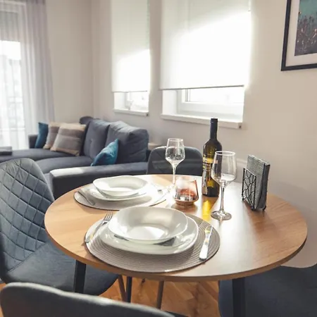 River Apartman