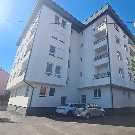 River Apartman *
